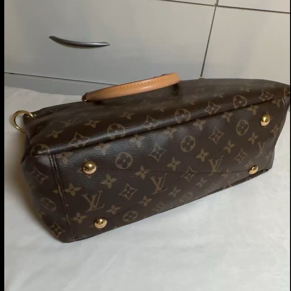 Pre owned Louis Vuitton Pallas MM in almost new condition. from own collection - Picture 6 of 9